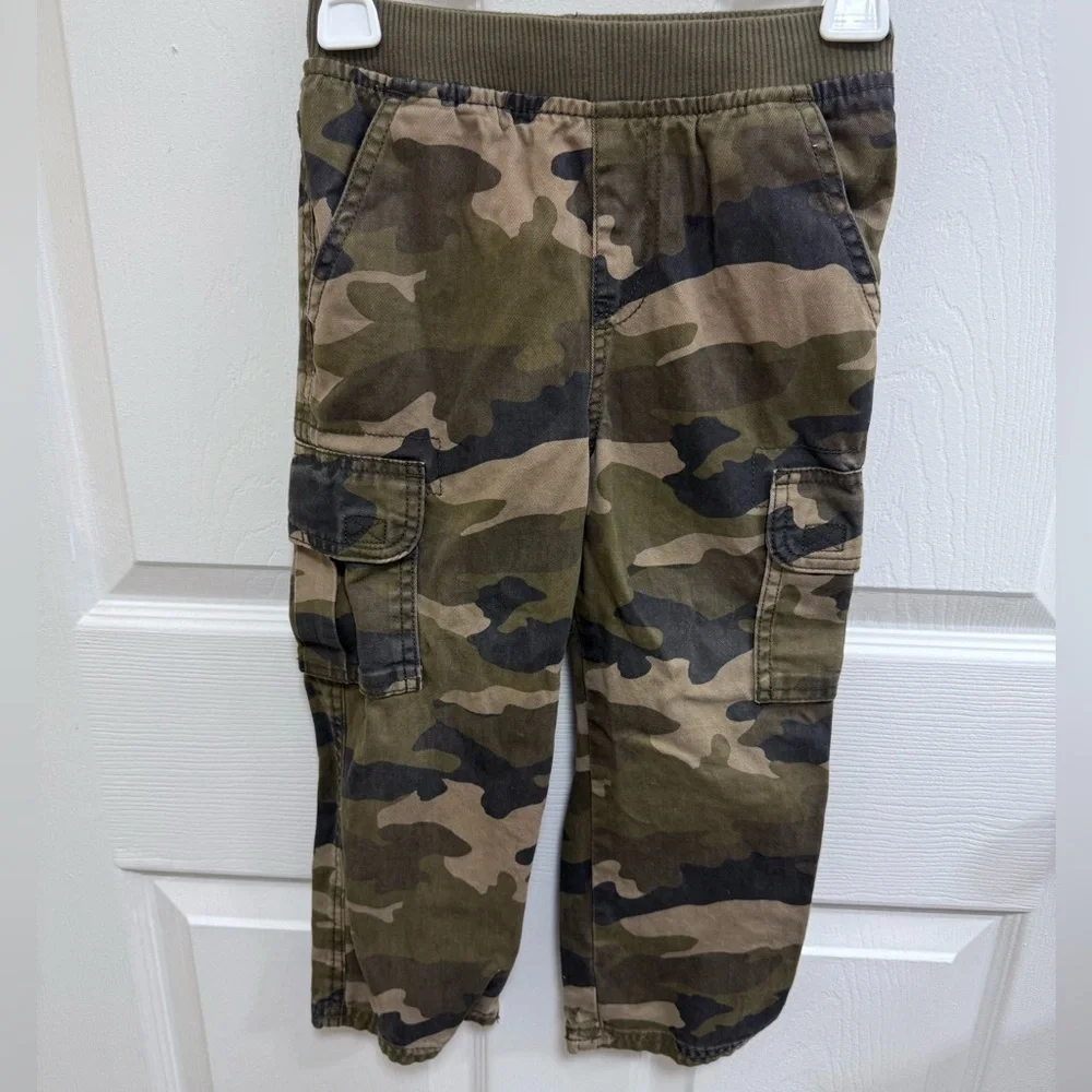 The Children’s Place Camouflage Cargo Kids Bottoms, Size 4T